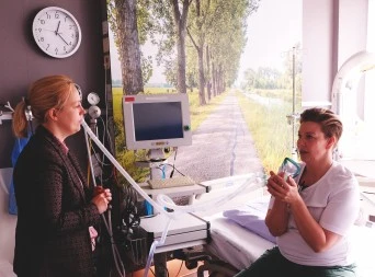 Jordmoder og gaskonsulent  fra fødeafdeling på Hvidovre Hospital. Gas som hjælp til fødende kvinder